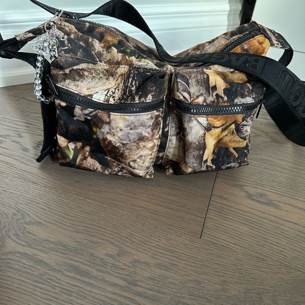 Baggu photo forest medium Crossbody Bag